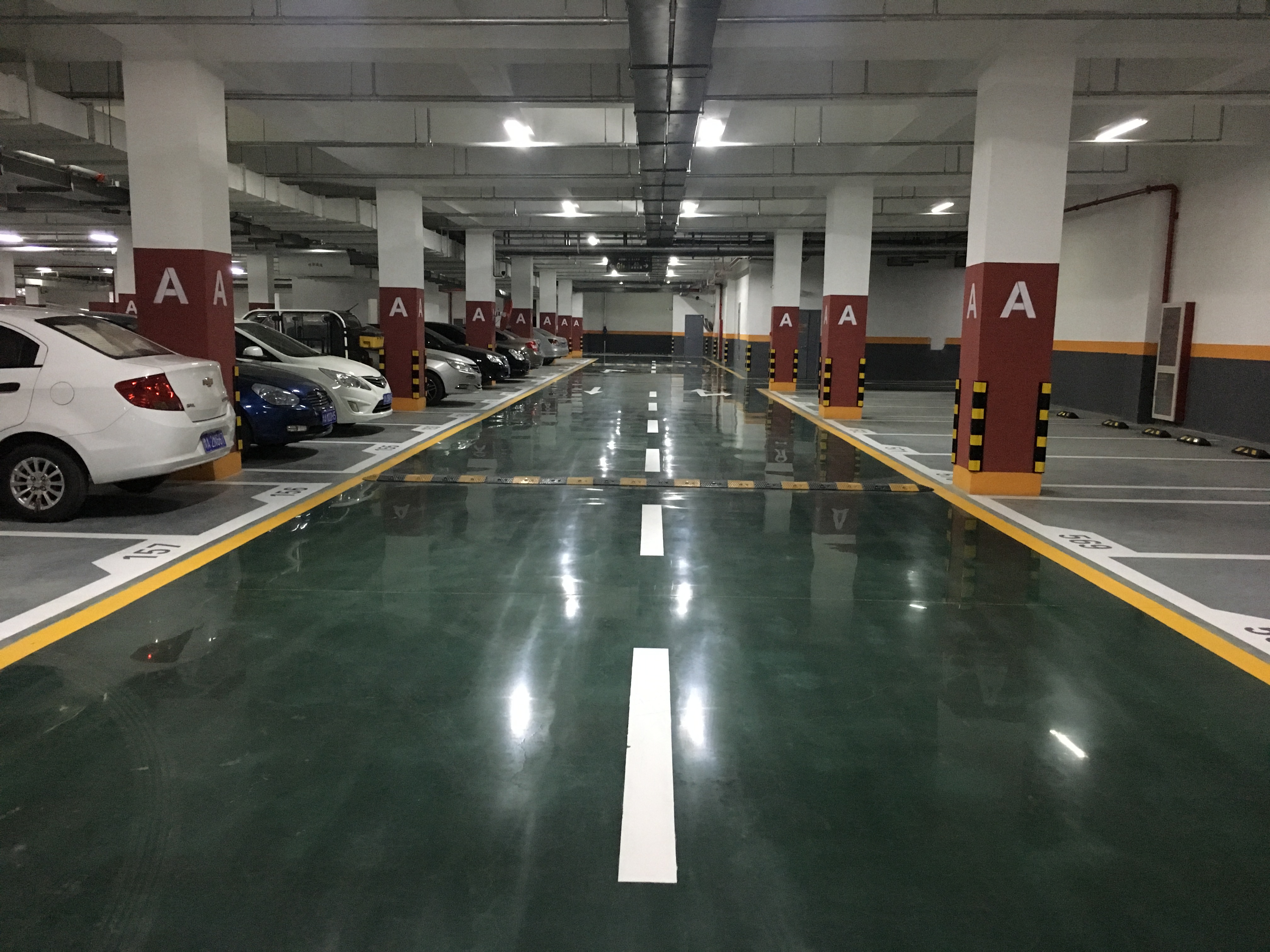 永威-金域藍(lán)灣停停車場(chǎng)案例